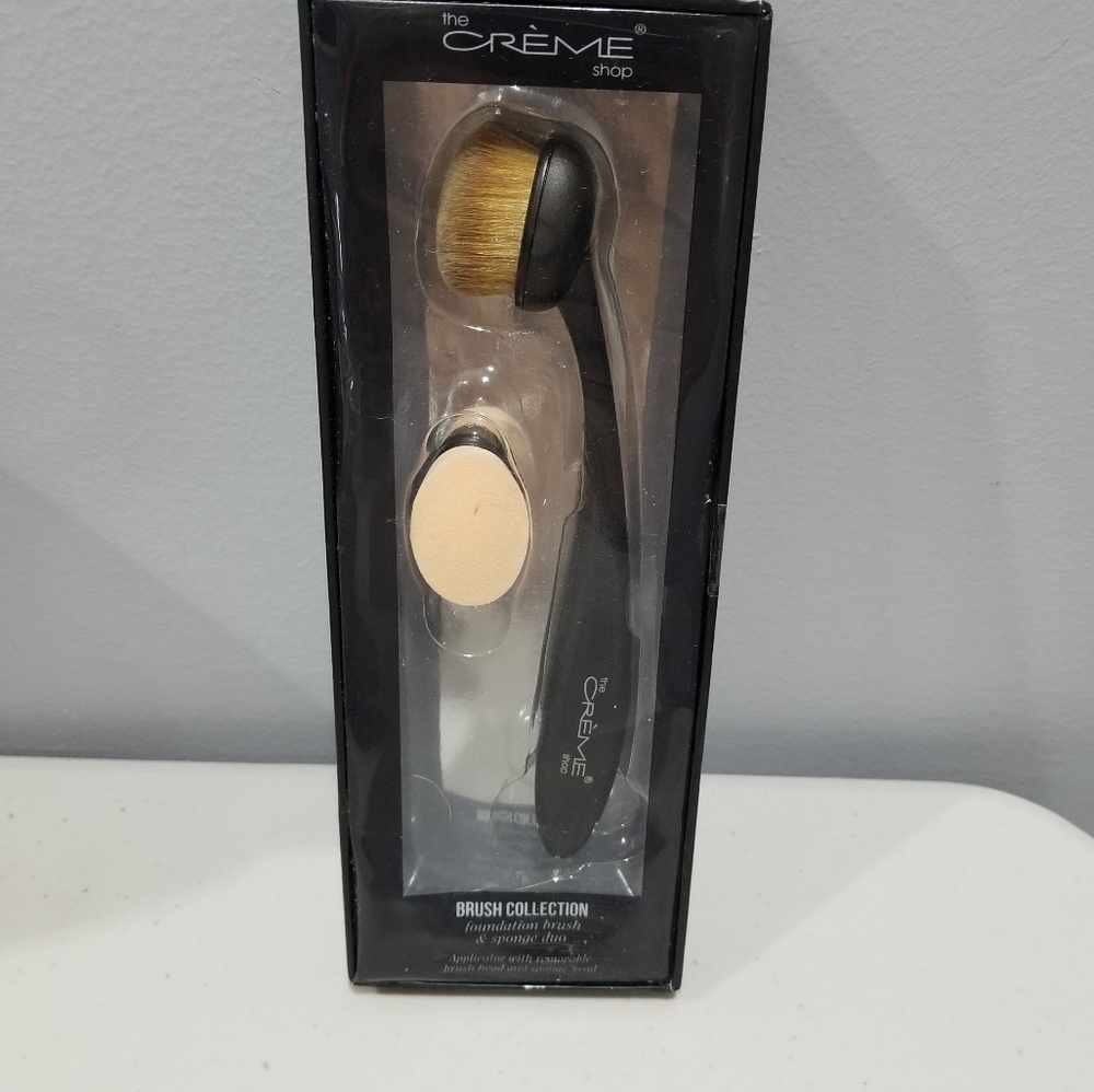 Creme Shop Makeup Brush